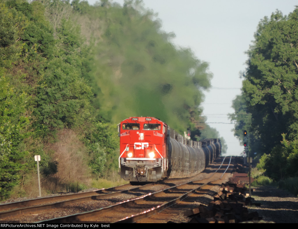 CP 7004 on B725